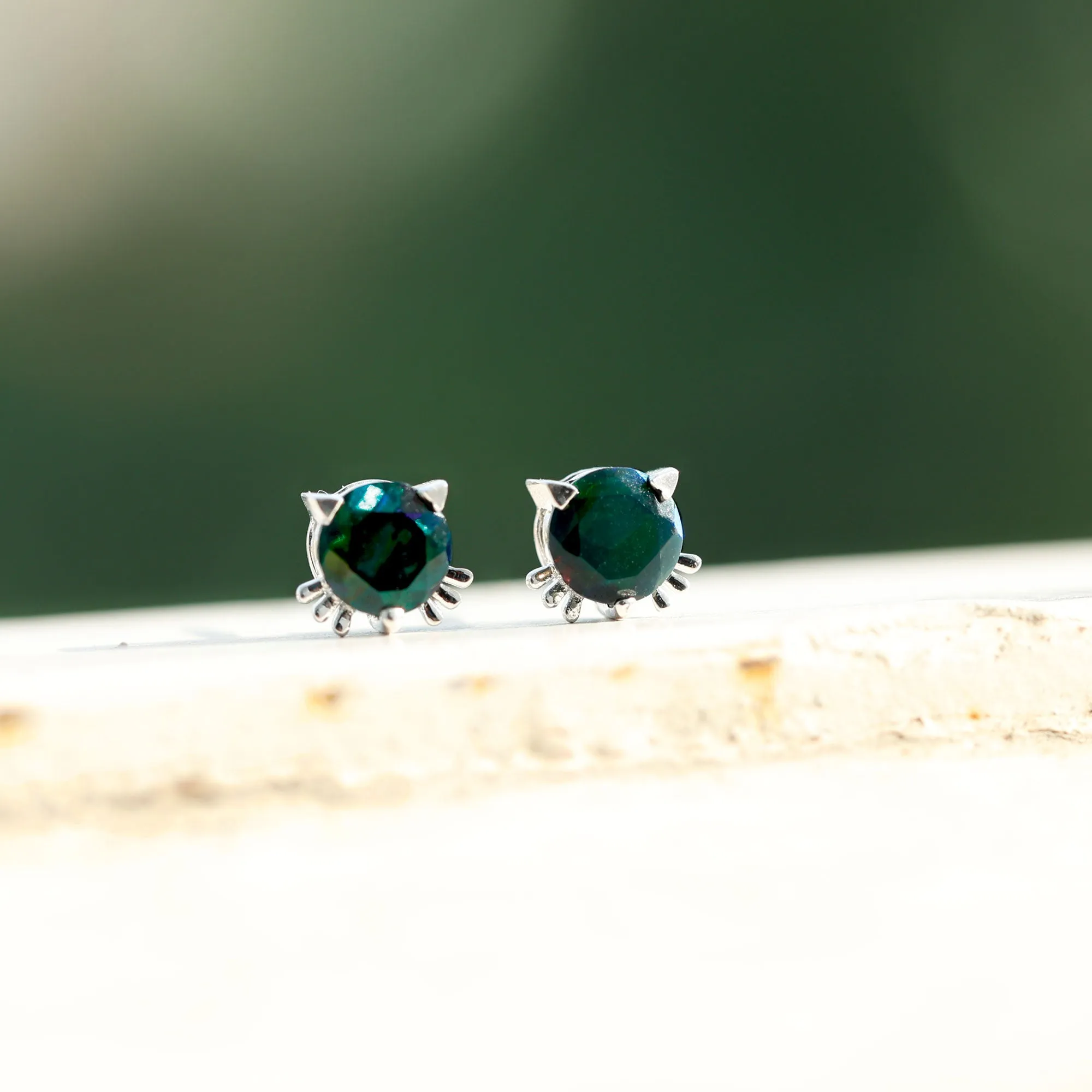 1/2 CT Solitaire Black Opal Cat Stud Earrings in Gold
