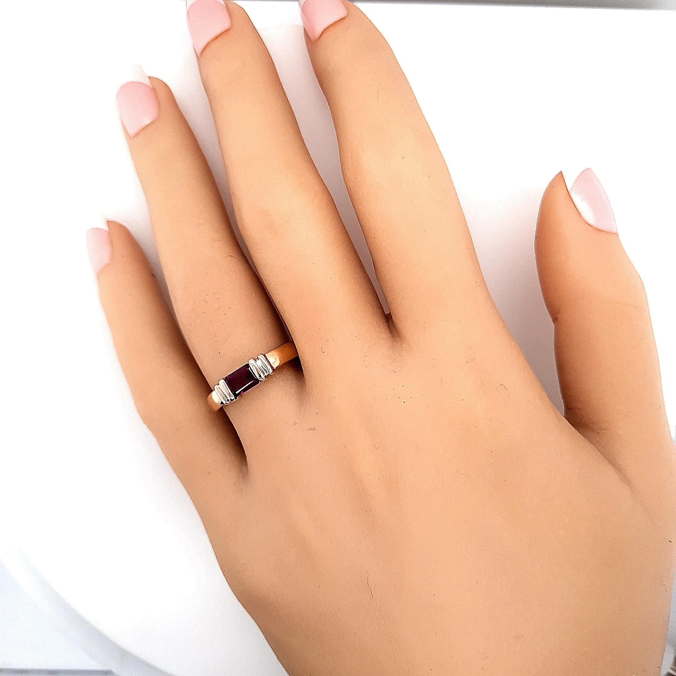 9ct Yellow & White Gold Garnet Ring